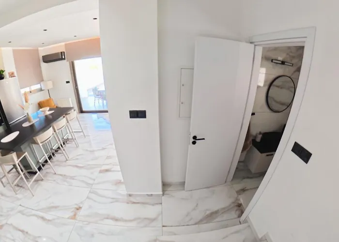 Mediterranean Sunrise Protaras Vila *